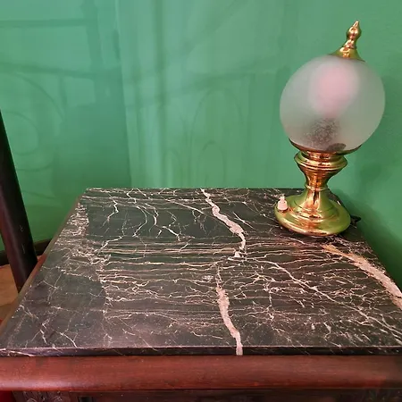 アパート House, Piazza Castello