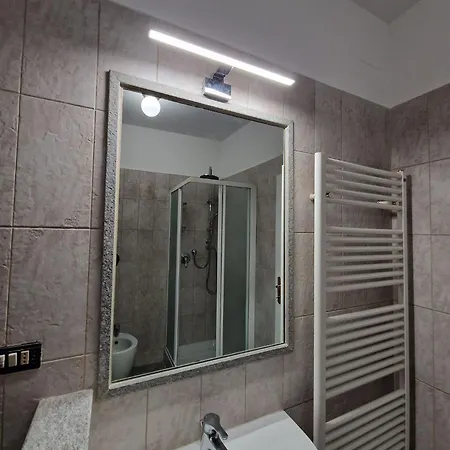 House, Piazza Castello アパート