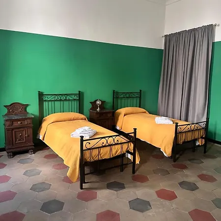 House, Piazza Castello Appartement