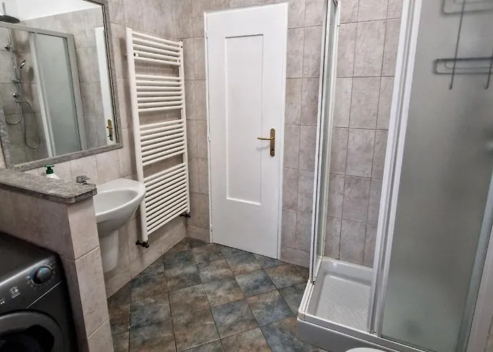 Appartement House, Piazza Castello