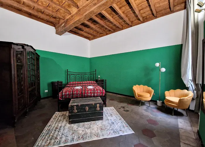 Appartement House, Piazza Castello *