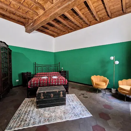 Apartment House, Piazza Castello *