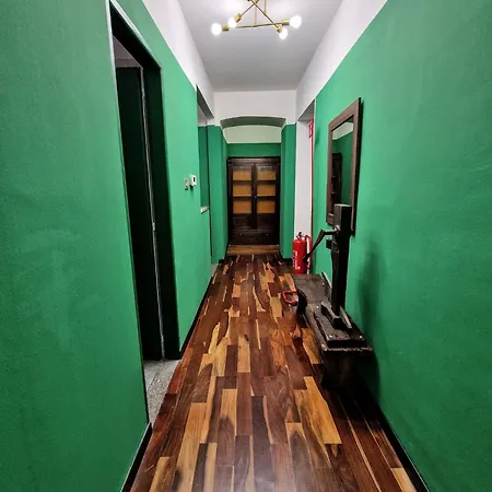 House, Piazza Castello Torino