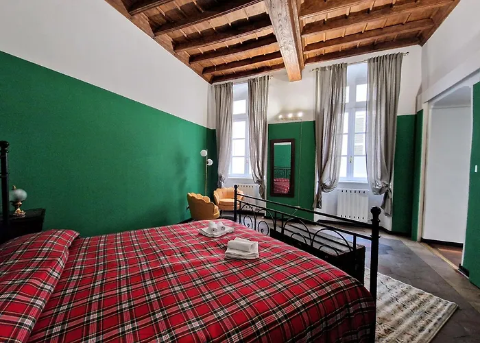 House, Piazza Castello *